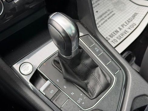 Used 2019 Volkswagen Tiguan SE w/ Panoramic Sunroof Package image 26
