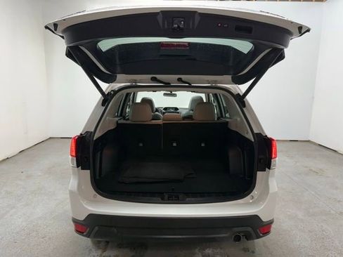 Used 2022 Subaru Forester Limited image 9