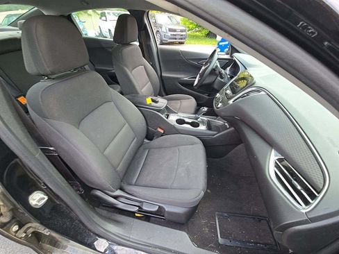 Used 2018 Chevrolet Malibu Hybrid w/ Driver Confidence Package FWD image 12
