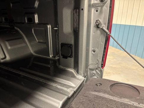 Used 2025 Chevrolet Silverado 1500 Custom image 16