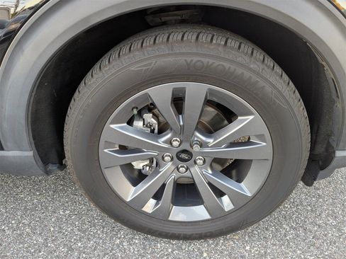 Used 2022 Ford Explorer XLT w/ Equipment Group 202A image 11