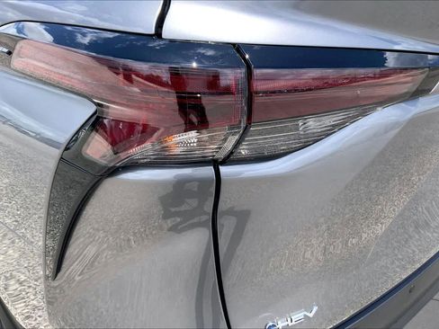 Certified 2026 Toyota Sienna XLE FWD image 28