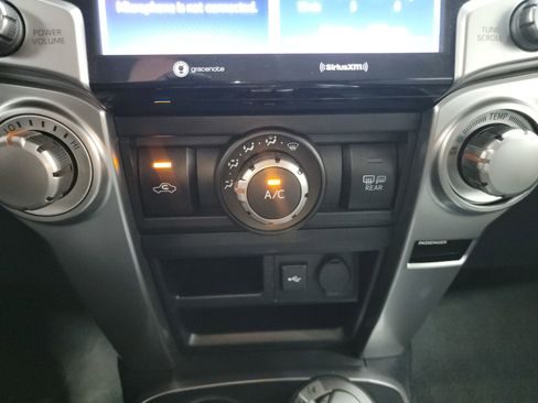 Used 2021 Toyota 4Runner SR5 AWD/4WD image 21