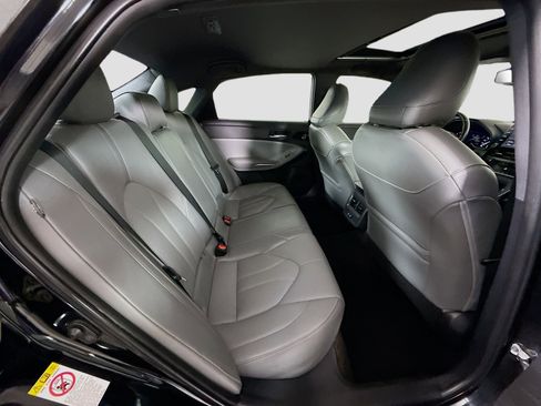 Used 2019 Toyota Avalon XLE w/ Moonroof Package image 27