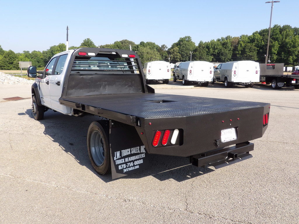 Used 2022 Ford F550 2WD Crew Cab Super Duty w/ Power Equipment Group image 5
