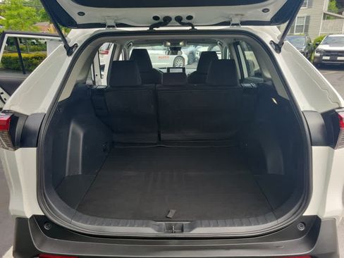 Used 2024 Toyota RAV4 LE AWD/4WD image 28