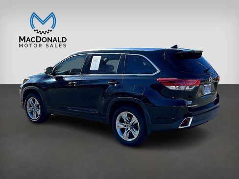 Used 2019 Toyota Highlander XLE image 7