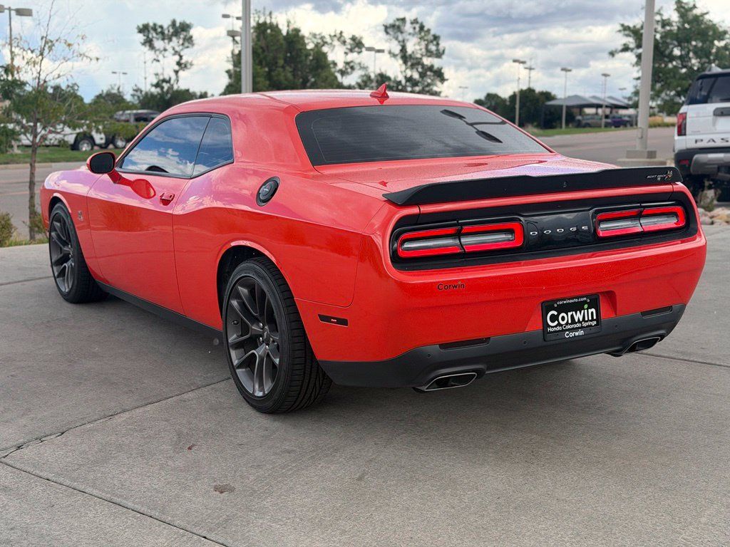 Used 2022 Dodge Challenger R/T Scat Pack RWD image 5