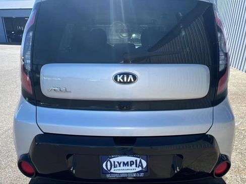 Used 2016 Kia Soul + FWD image 10