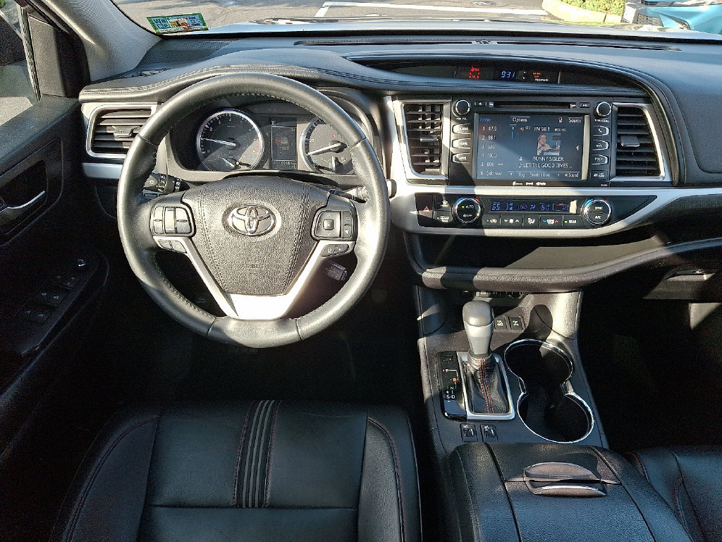 Certified 2019 Toyota Highlander SE AWD/4WD image 12