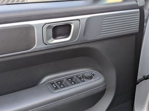 Used 2025 Hyundai Santa Fe SEL image 9