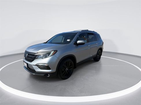 Used 2017 Honda Pilot Touring image 6