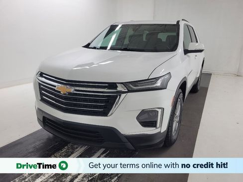Used 2023 Chevrolet Traverse LT image 1