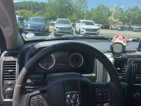 Used 2019 RAM 1500 Classic SLT image 15