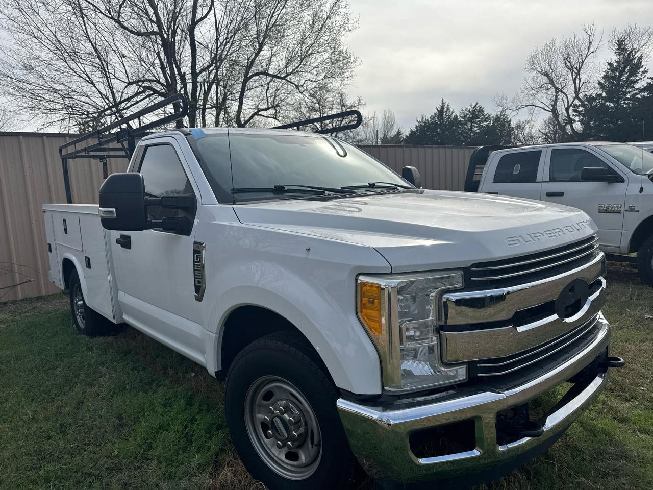 Used 2017 Ford F250 XL w/ Power Equipment Group RWD image 3
