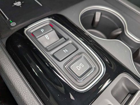 Certified 2025 Honda Pilot Touring image 31