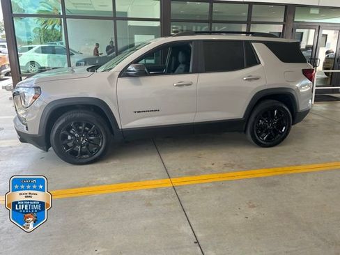 Used 2026 GMC Terrain Elevation w/ Elevation Premium Package AWD/4WD image 4