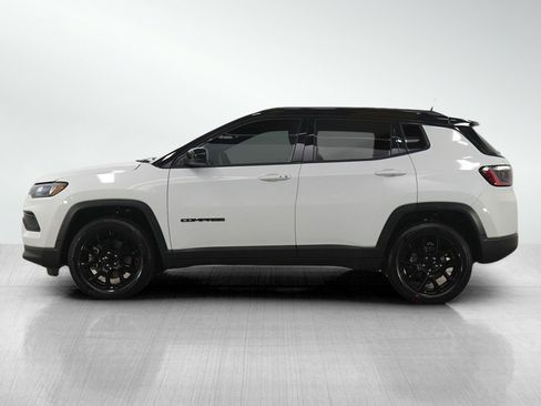 Used 2023 Jeep Compass Altitude w/ Convenience Group image 2