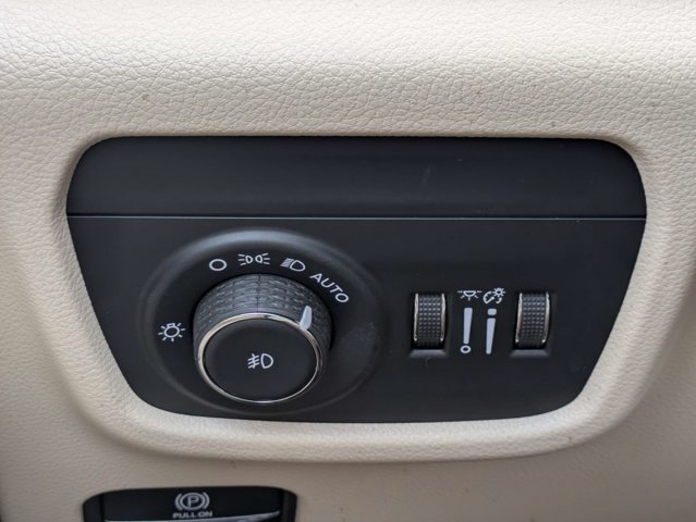 Certified 2025 Jeep Grand Cherokee Limited w/ Luxury Tech Group II AWD/4WD image 26