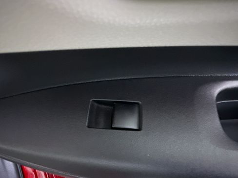 Used 2022 Toyota Corolla LE FWD image 30