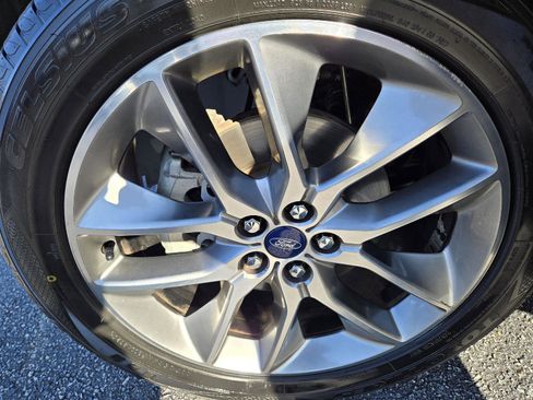 Used 2017 Ford Edge Titanium w/ Equipment Group 301A image 10