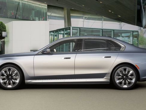 Used 2026 BMW i7 eDrive50 w/ Executive Package image 26