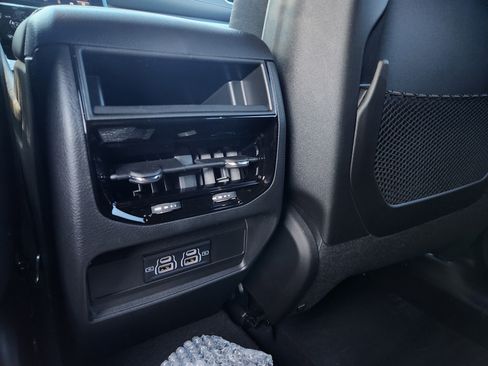New 2025 Jeep Grand Cherokee Laredo AWD/4WD image 29
