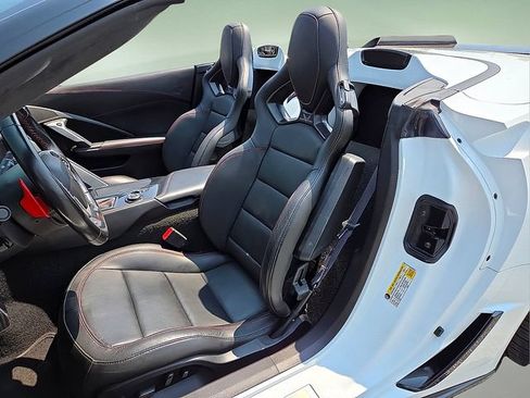 Used 2017 Chevrolet Corvette Z06 RWD image 16