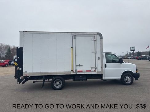 Used 2018 Chevrolet Express 3500 Work Van w/ Driver Convenience Package image 9