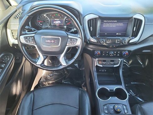Used 2024 GMC Terrain SLT image 26