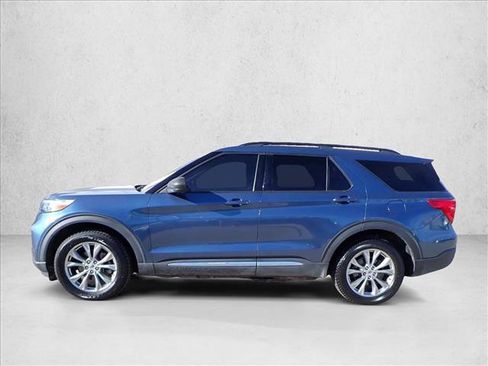 Used 2020 Ford Explorer XLT w/ Equipment Group 202A image 2
