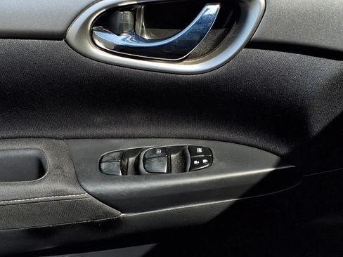 Used 2014 Nissan Sentra S FWD image 16