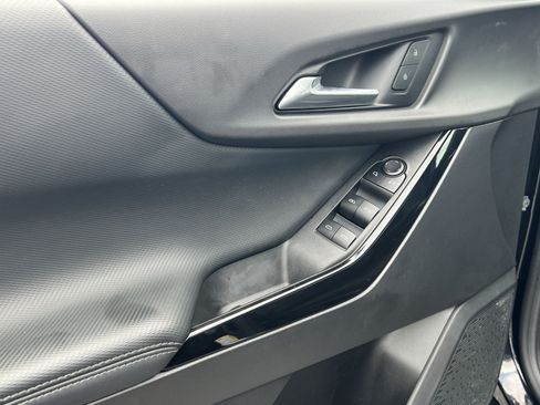 Used 2025 Chevrolet Equinox LT FWD image 15