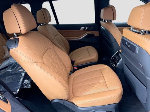 New 2026 BMW X7 xDrive40i w/ M Sport Package AWD/4WD image 21