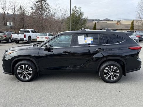 Used 2021 Toyota Highlander XLE image 8