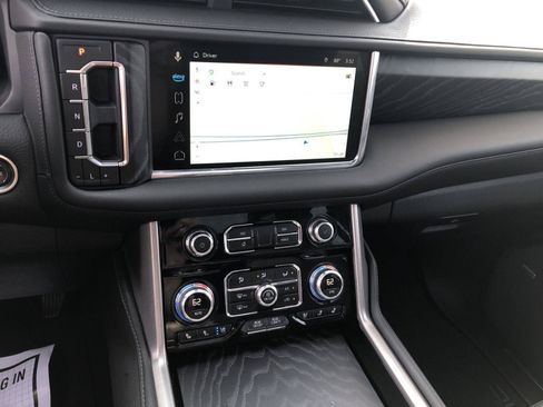 Used 2024 GMC Yukon XL Denali AWD/4WD image 21