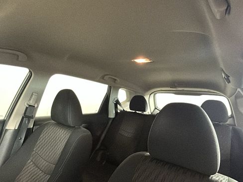Used 2020 Nissan Rogue S FWD image 14