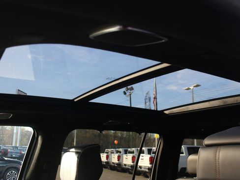 Used 2024 Jeep Grand Wagoneer L Series III image 37