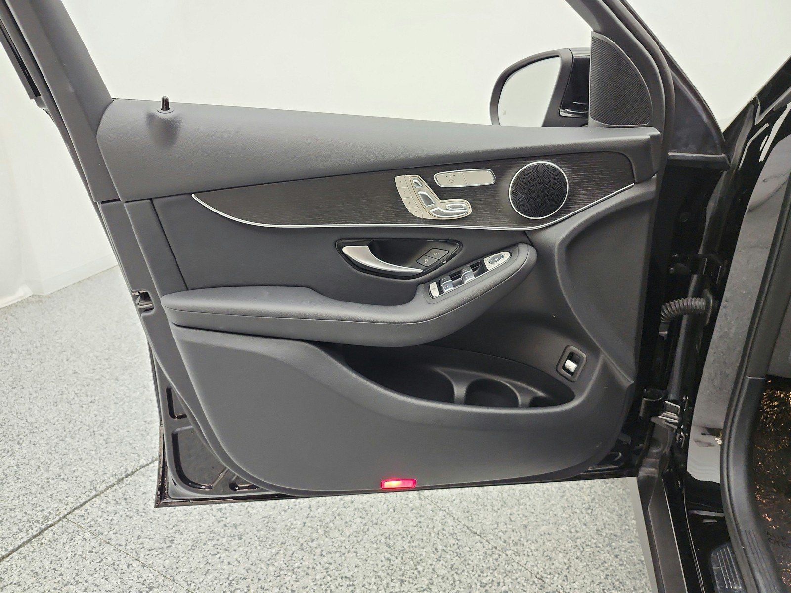 Used 2022 Mercedes-Benz GLC 300 image 12
