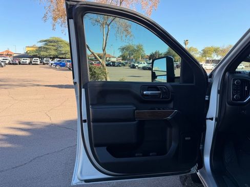 Used 2022 Chevrolet Silverado 2500 High Country image 22