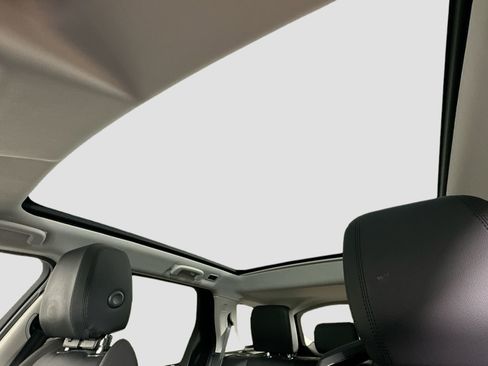 Certified 2023 Land Rover Discovery Sport S image 24