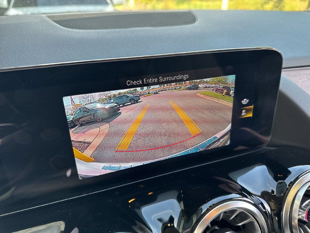 Used 2022 Mercedes-Benz GLA 250 4MATIC image 16