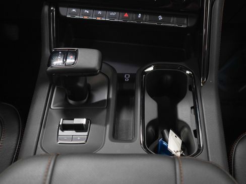 Used 2023 GMC Sierra 1500 AT4 w/ Technology Package AWD/4WD image 16