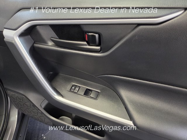 Used 2021 Toyota RAV4 LE AWD/4WD image 24