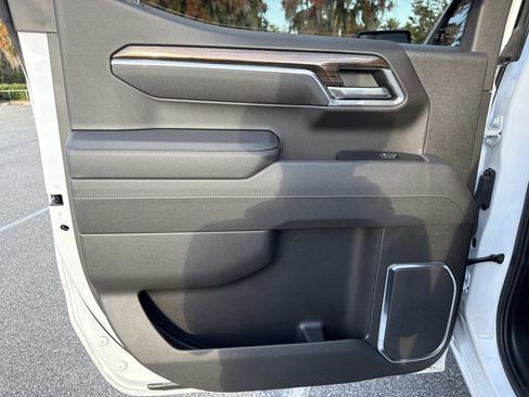 Used 2025 Chevrolet Silverado 1500 LT Trail Boss w/ Convenience Package II image 9