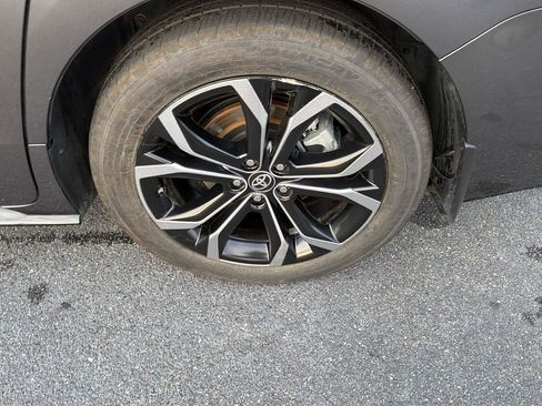 Certified 2025 Toyota Sienna Platinum FWD image 38