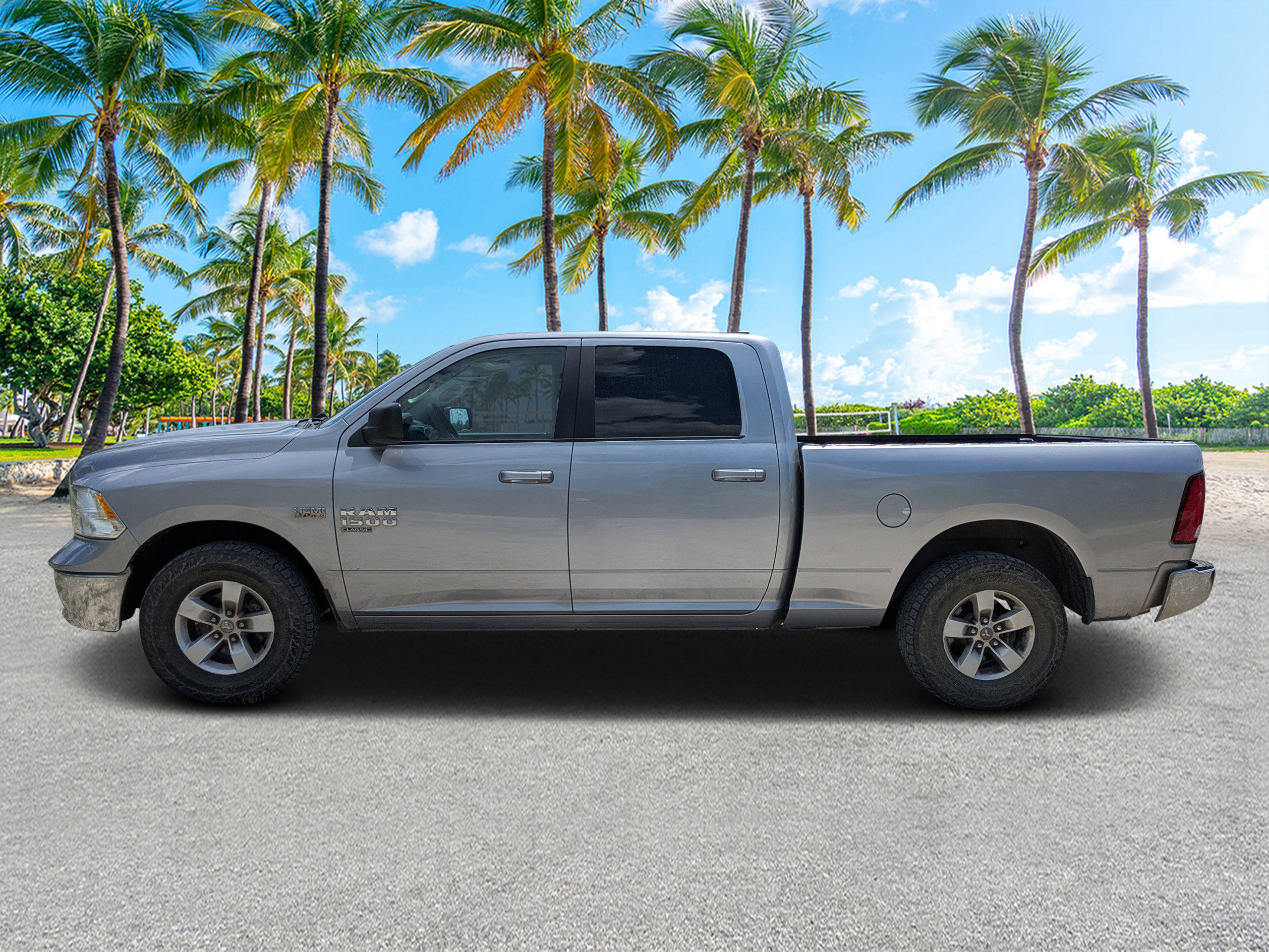 Used 2021 RAM 1500 Classic SLT AWD/4WD image 7