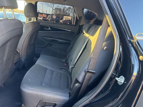Used 2019 Kia Sorento L image 14