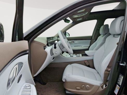 New 2026 Genesis GV70 2.5T Advanced AWD/4WD image 9