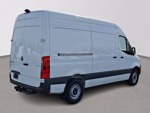 Certified 2025 Mercedes-Benz Sprinter 2500 image 5